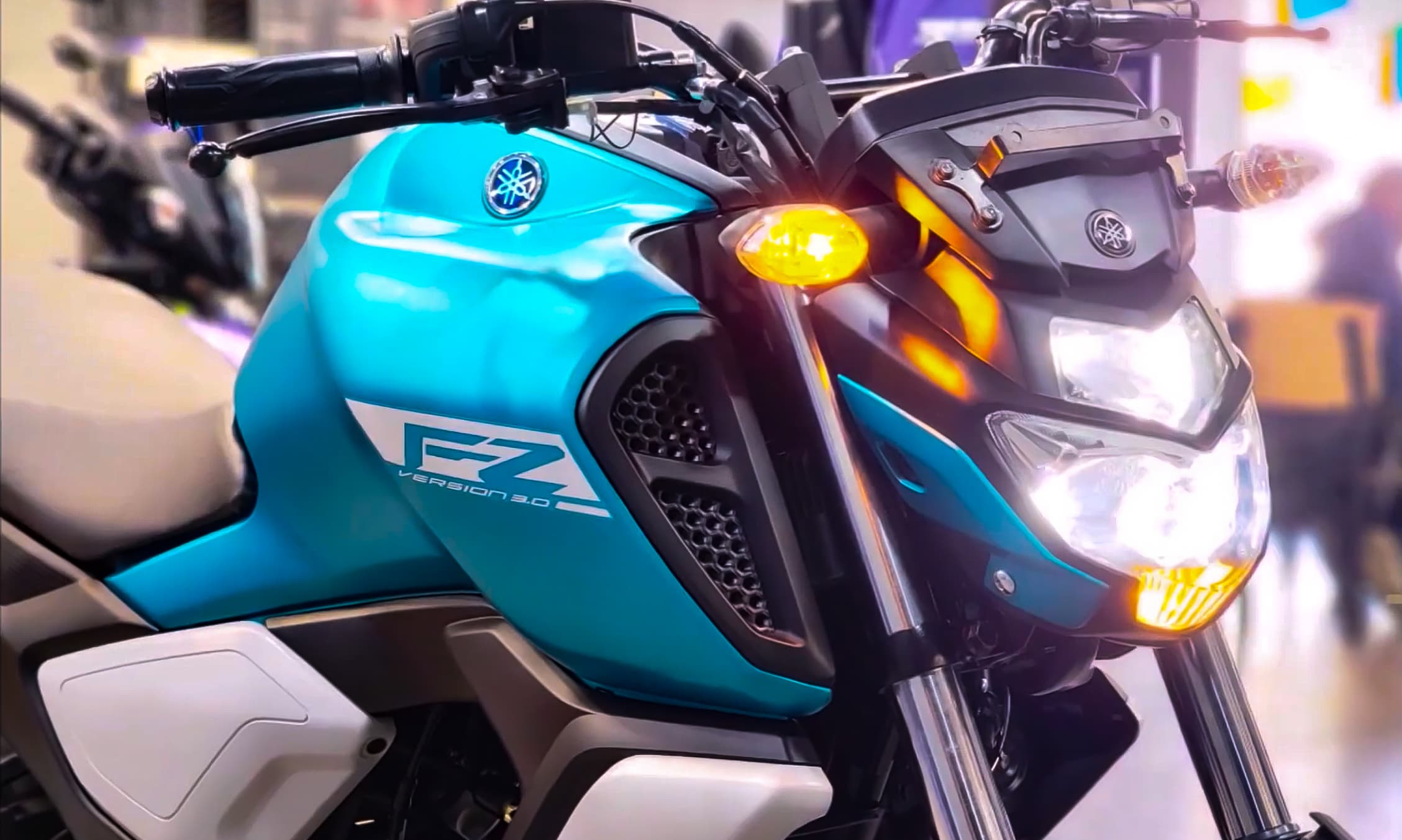 Yamaha FZ-FI Cyan Blue Yamaha FZ-FI Cyan Blue